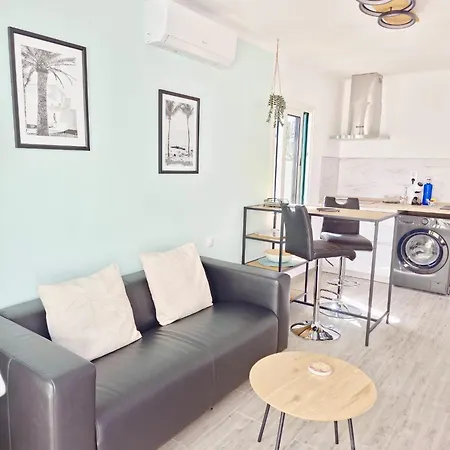 Aqua Sol - Playa Roca - Sea Front Access - Free Ac - Wifi Appartamento *